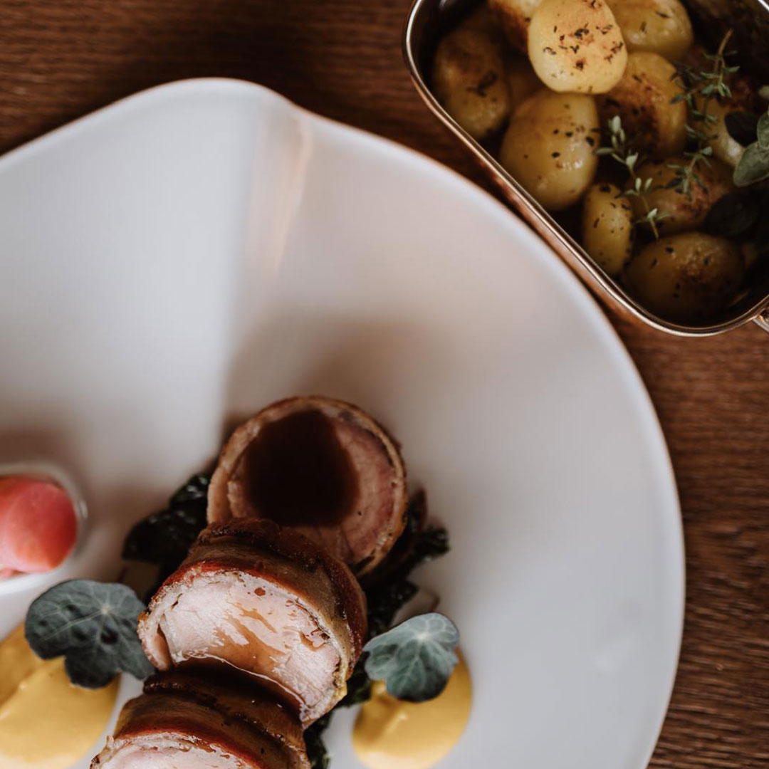 Dining & Reservations